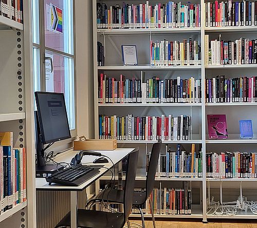 Bibliothek Innenansicht