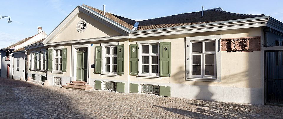 Gebäude breit